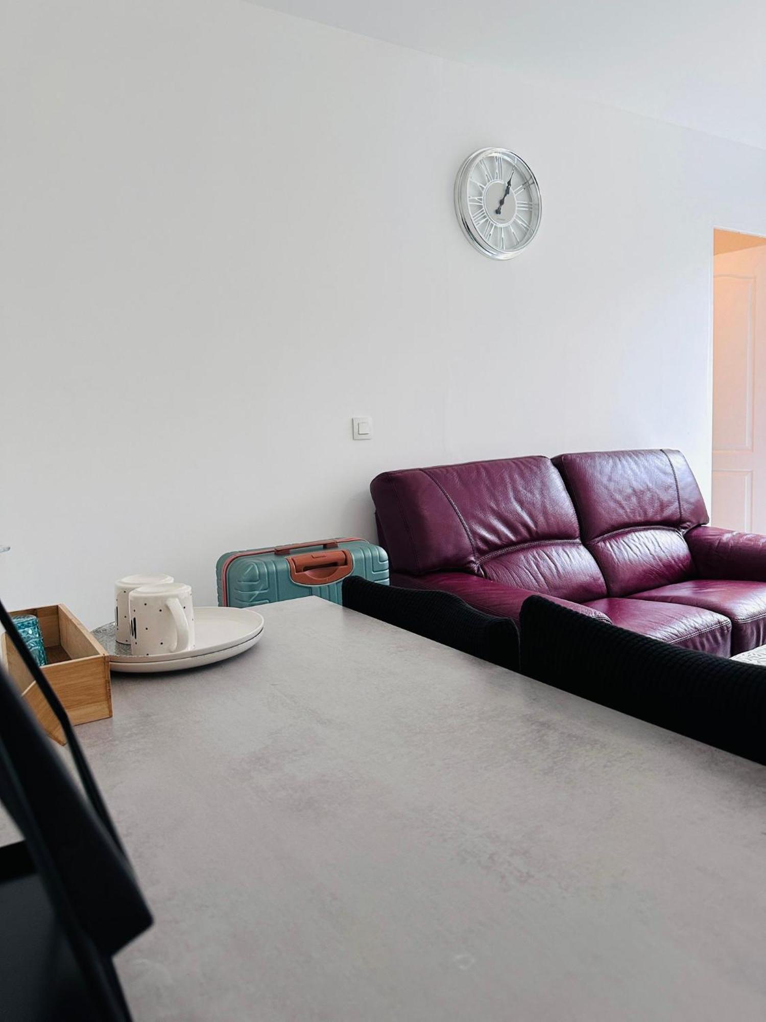 Sri-Indo Bobigny Paris Apartment Exterior photo