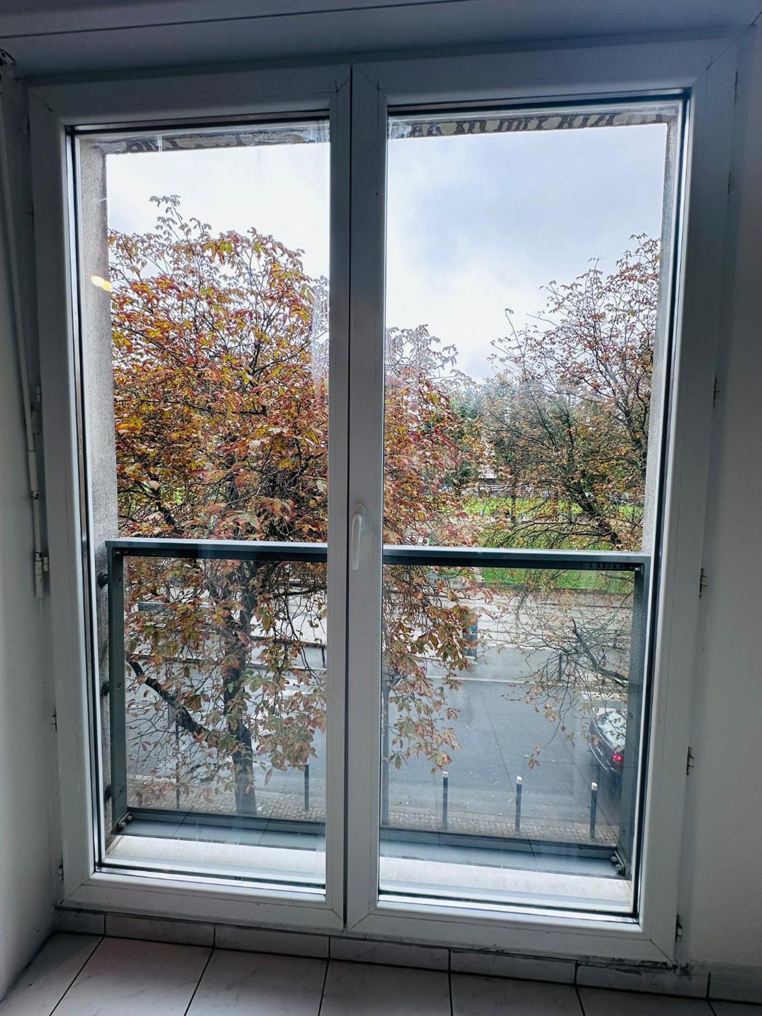 Sri-Indo Bobigny Paris Apartment Exterior photo