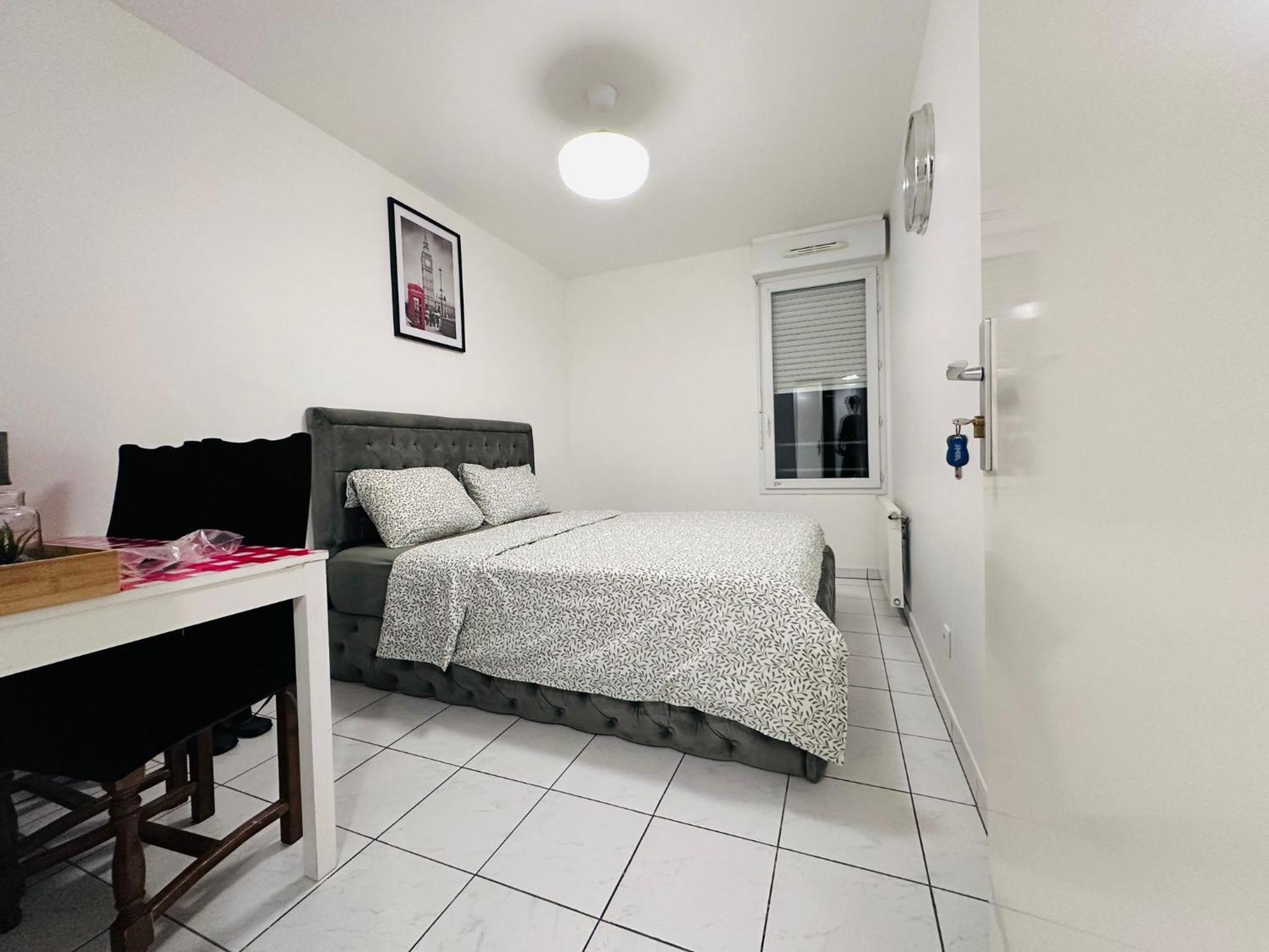 Sri-Indo Bobigny Paris Apartment Exterior photo