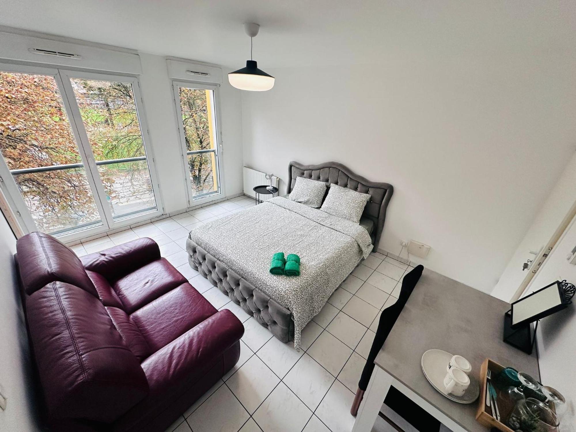 Sri-Indo Bobigny Paris Apartment Exterior photo