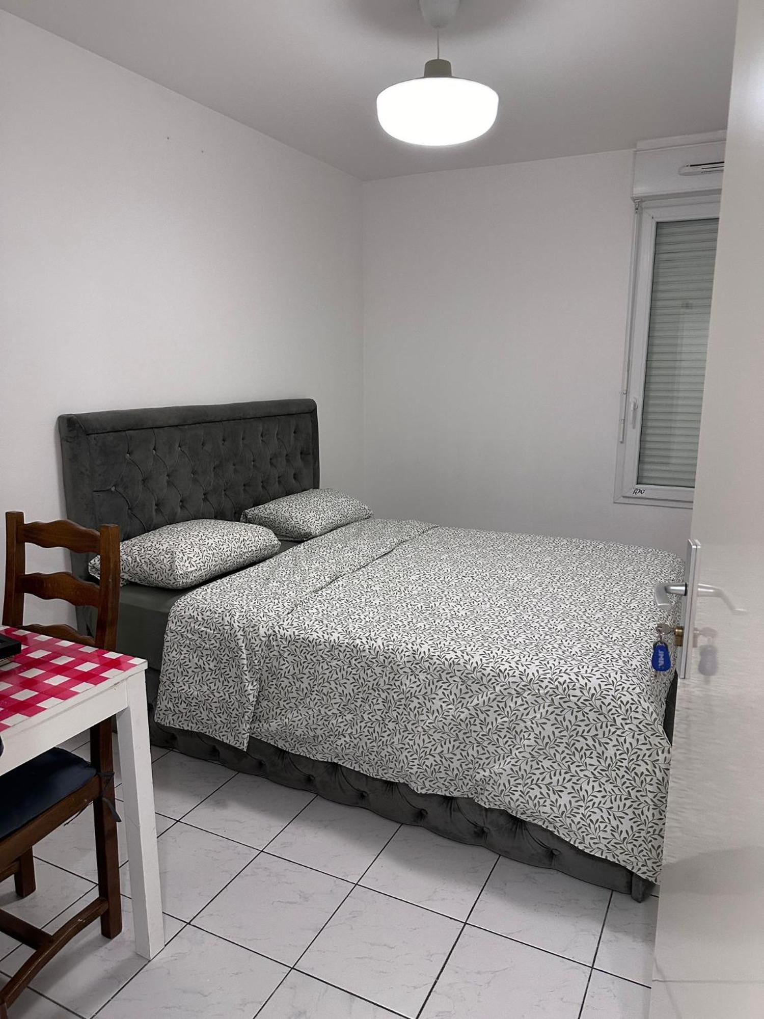 Sri-Indo Bobigny Paris Apartment Exterior photo